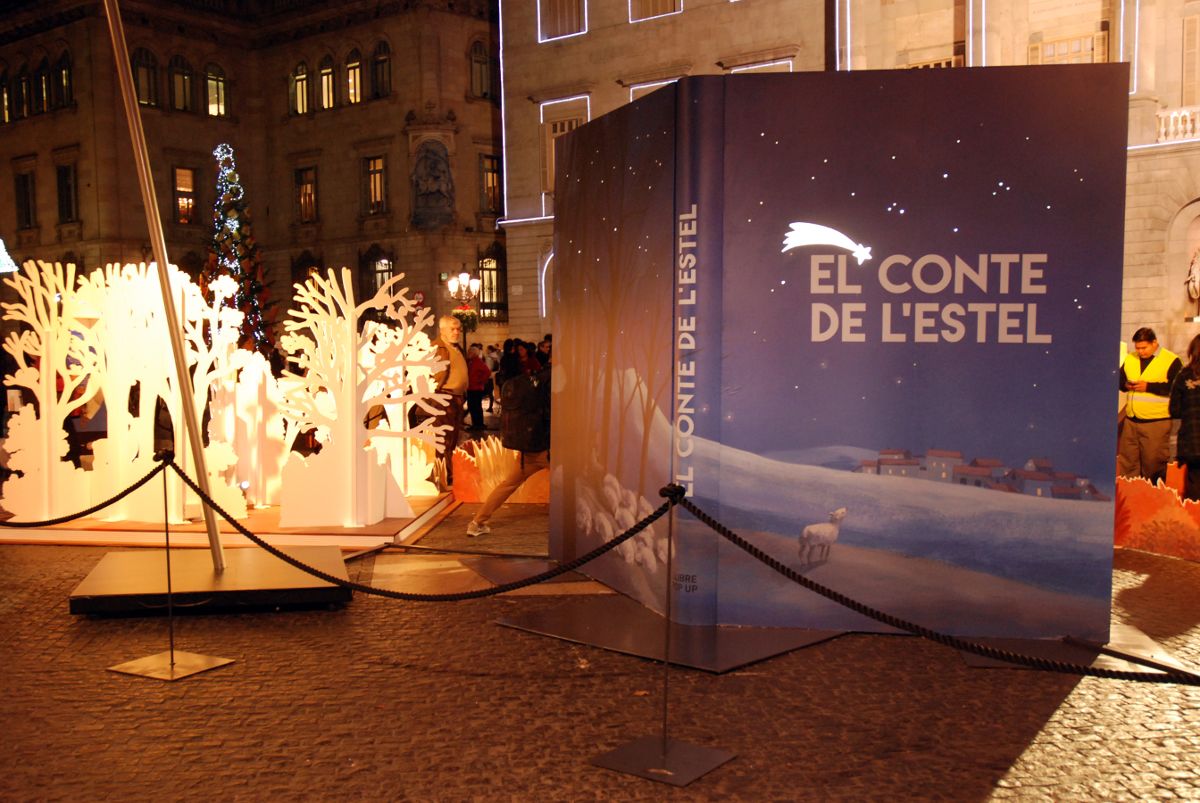 Imatge Pessebre plaça Sant Jaume 2015. Llibres de conte